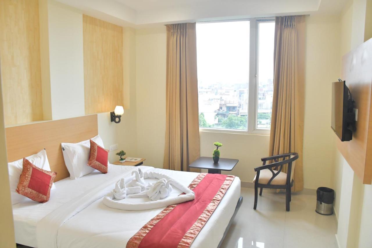 Hotel Yatharth Inn Varanasi Exterior photo