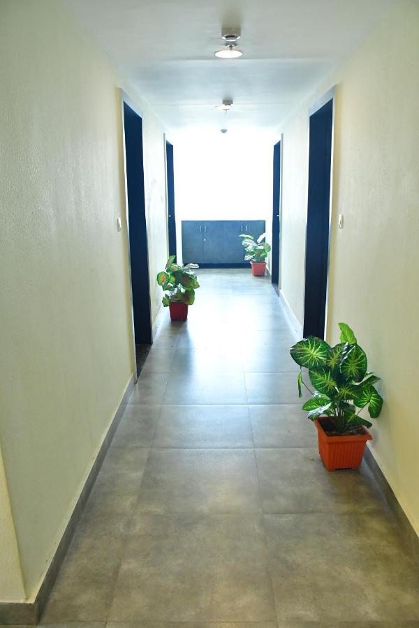 Hotel Yatharth Inn Varanasi Exterior photo