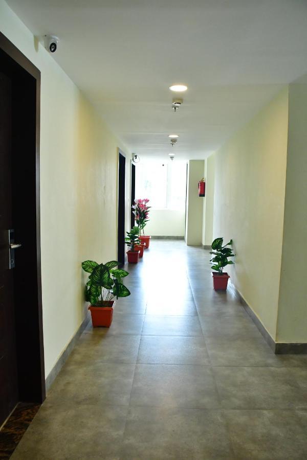 Hotel Yatharth Inn Varanasi Exterior photo