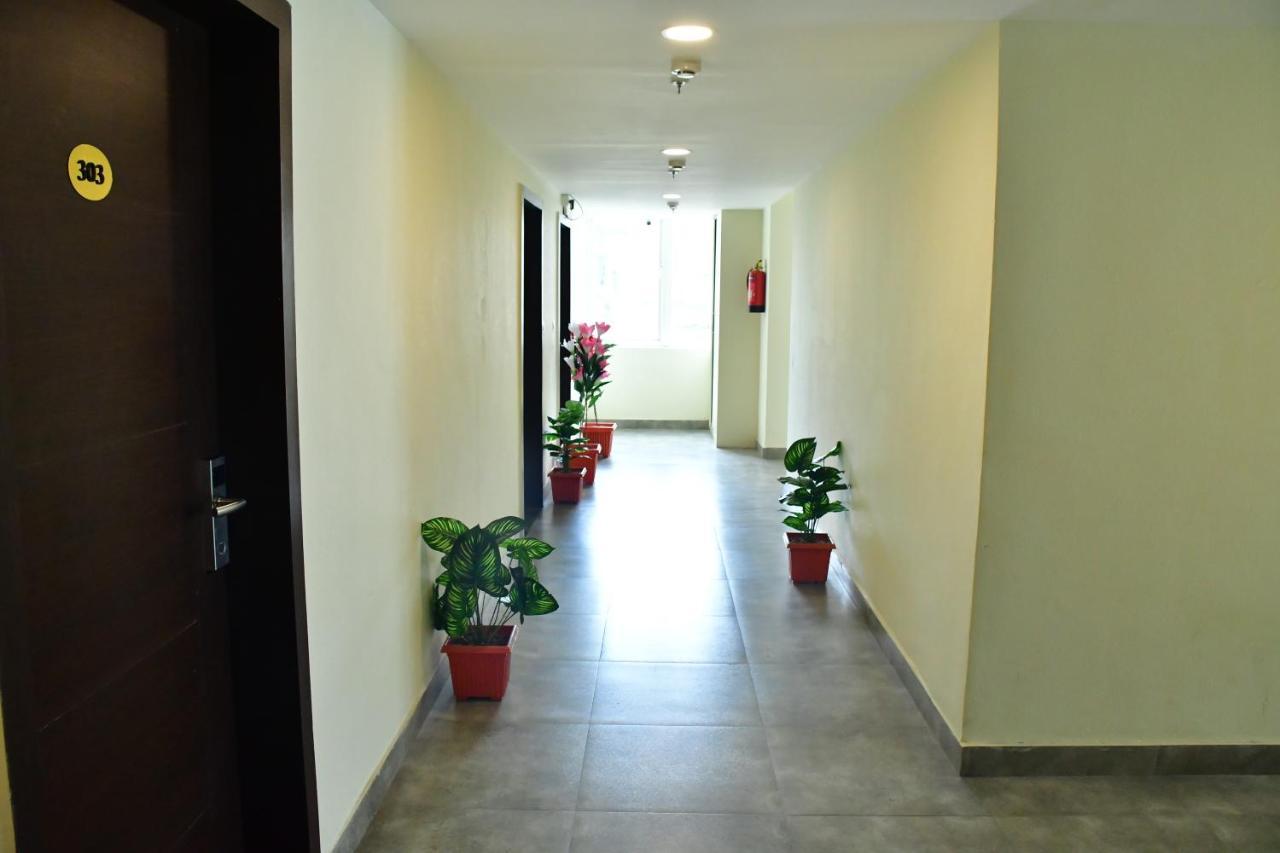 Hotel Yatharth Inn Varanasi Exterior photo