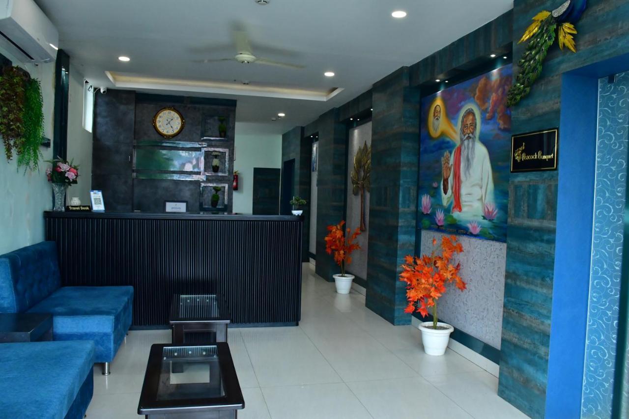 Hotel Yatharth Inn Varanasi Exterior photo